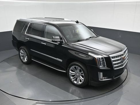Used 2020 Cadillac Escalade Luxury w/ LPO, Radiant Package AWD/4WD image 71