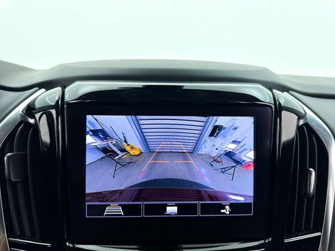 Used 2021 Chevrolet Traverse LT FWD image 8