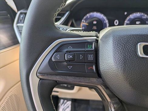 Used 2023 Jeep Grand Cherokee L Limited w/ Luxury Tech Group II image 27