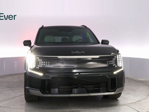 Used 2024 Kia EV9 GT-Line image 3