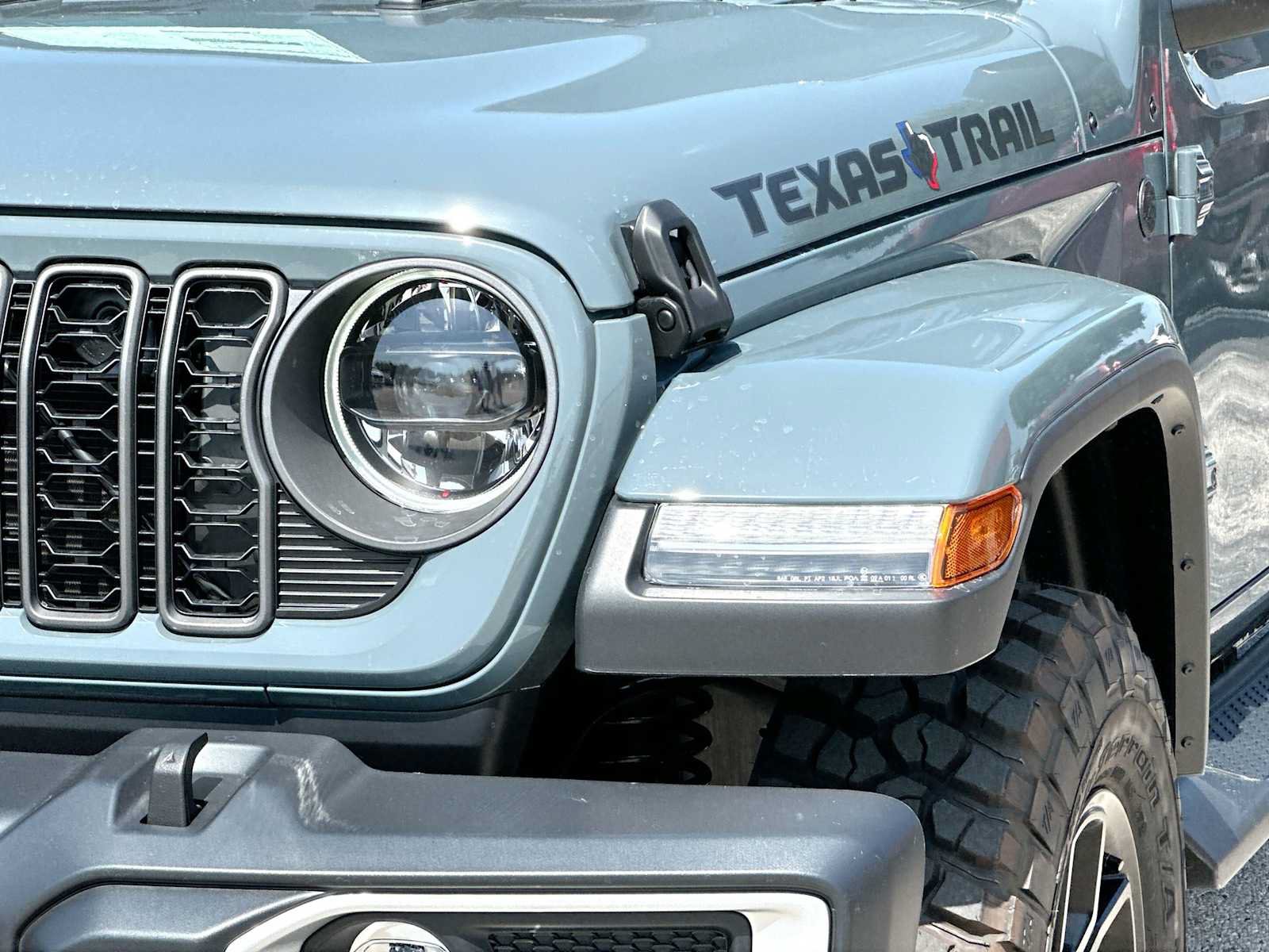 New 2026 Jeep Gladiator Sport AWD/4WD image 16