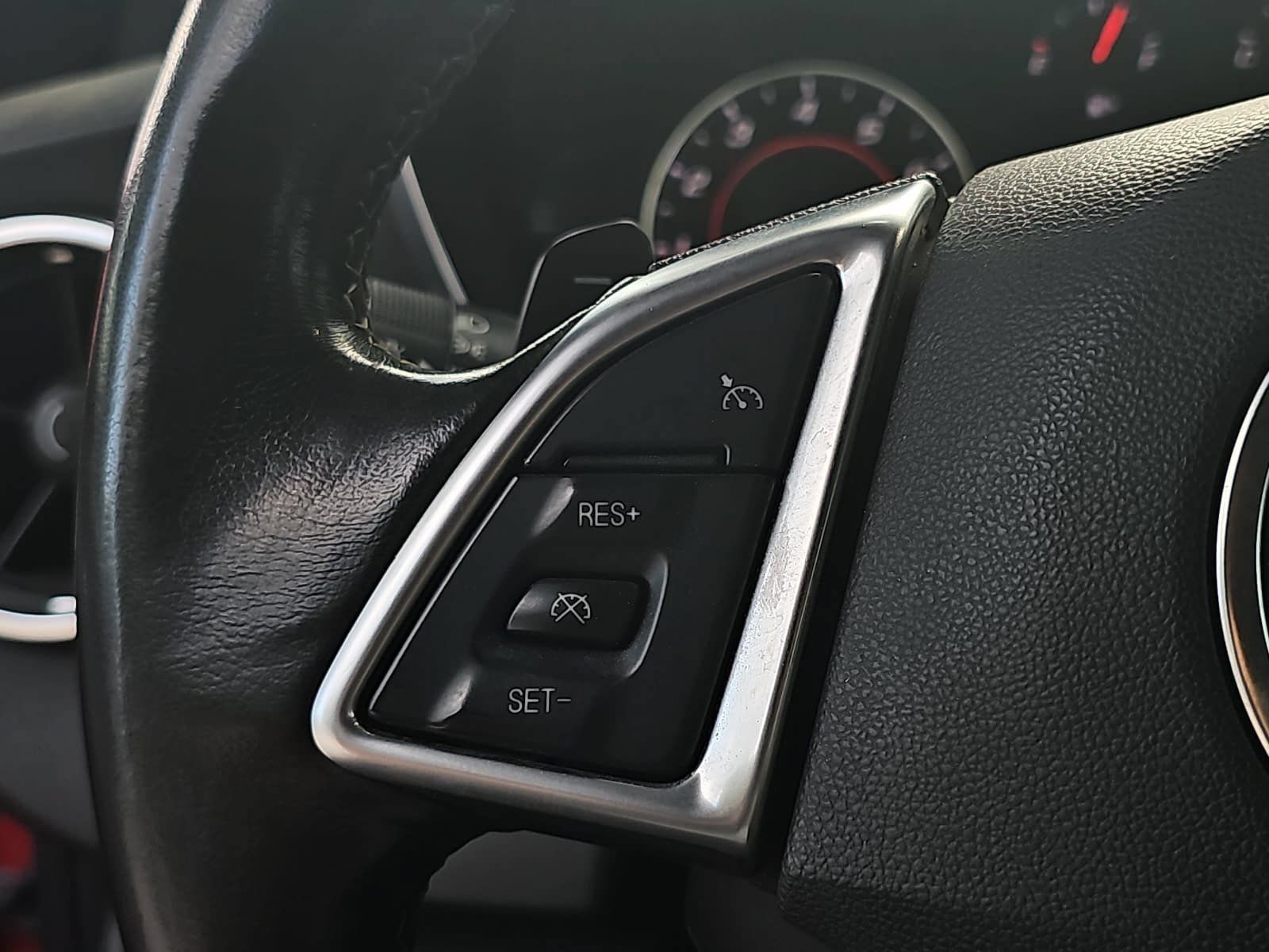 Used 2020 Chevrolet Camaro LT RWD image 14