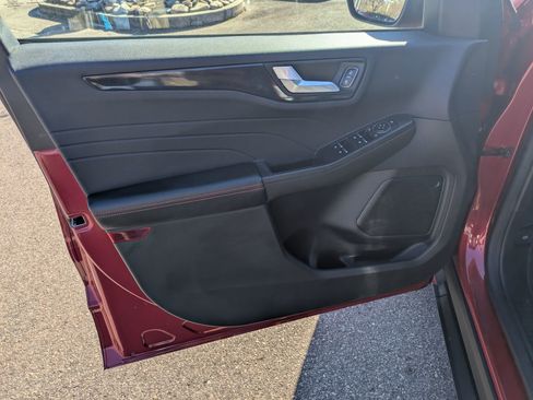 Used 2023 Ford Escape ST-Line image 12