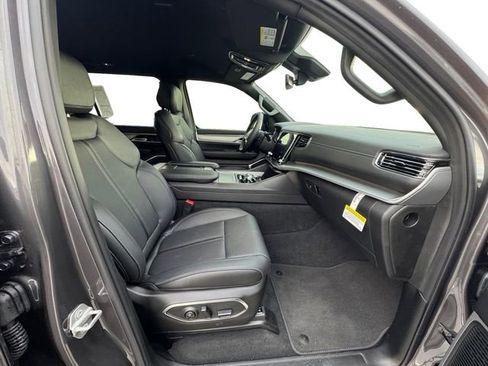 New 2025 Jeep Wagoneer Series II image 15