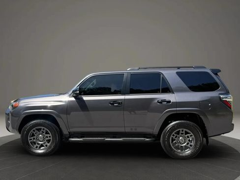 Used 2020 Toyota 4Runner Venture w/ Moonroof Package AWD/4WD image 8