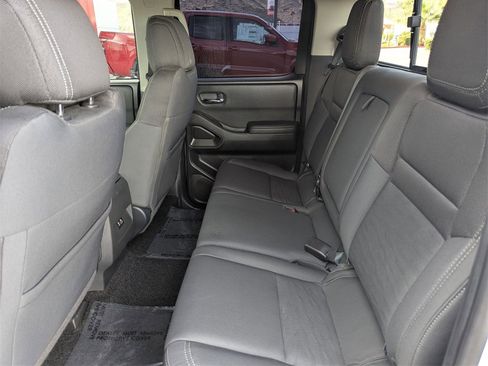 Used 2022 Nissan Frontier SV w/ Technology Package image 15