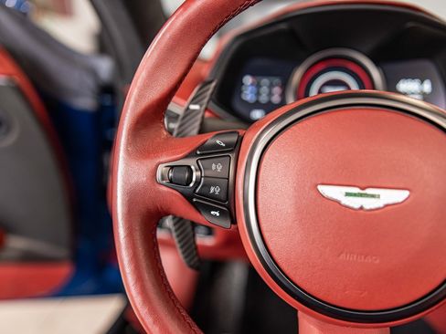 Used 2022 Aston Martin DB11 Volante image 24