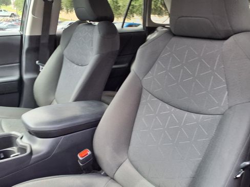 Used 2024 Toyota RAV4 XLE FWD image 15