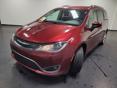 Used 2017 Chrysler Pacifica Touring Plus w/ Tire & Wheel Group image 5