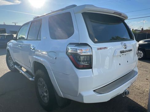 Used 2022 Toyota 4Runner SR5 Premium w/ Moonroof Package image 6