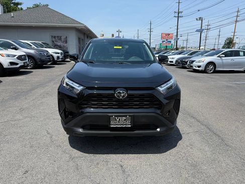 Used 2023 Toyota RAV4 LE AWD/4WD image 2