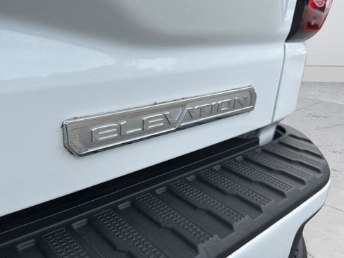 Used 2023 GMC Sierra 1500 Elevation image 26