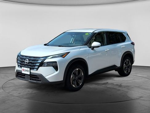 Used 2025 Nissan Rogue SV AWD/4WD image 3