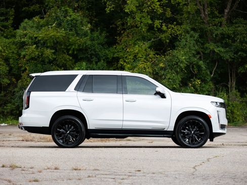 Used 2023 Cadillac Escalade Premium Luxury image 6