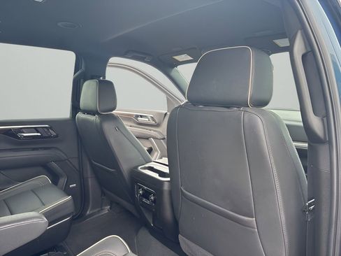 Used 2025 Chevrolet Tahoe Premier image 18