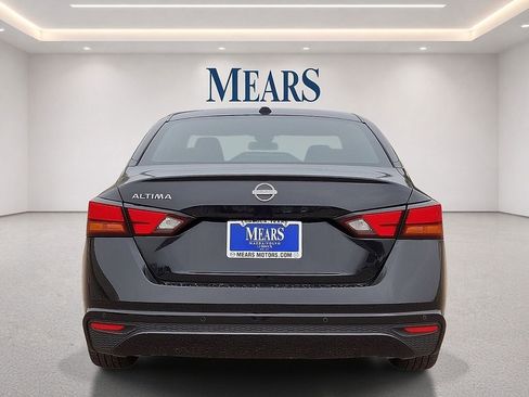 Used 2025 Nissan Altima 2.5 SV FWD image 4