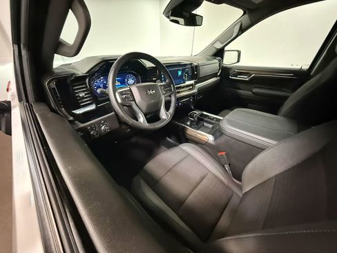 Used 2024 Chevrolet Silverado 1500 RST w/ Redline Edition image 2