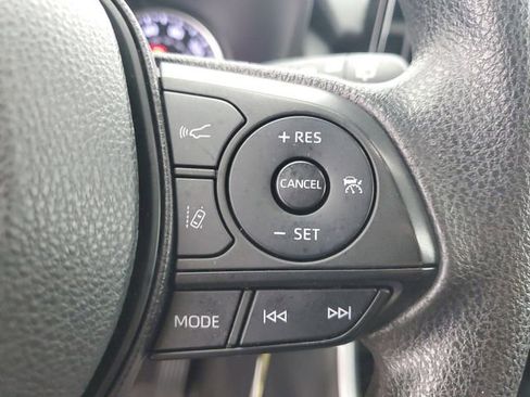 Used 2022 Toyota RAV4 LE image 24