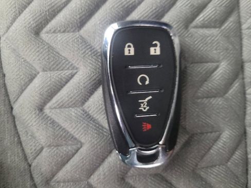 Used 2023 Chevrolet Equinox LT w/ Driver Convenience Package image 32