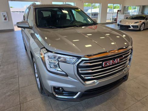 Used 2023 GMC Terrain SLT w/ Infotainment Package II AWD/4WD image 4