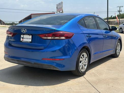 Used 2018 Hyundai Elantra SE FWD image 5