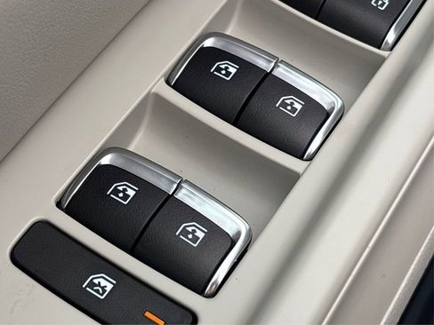 New 2025 Kia Carnival SX Prestige FWD image 31