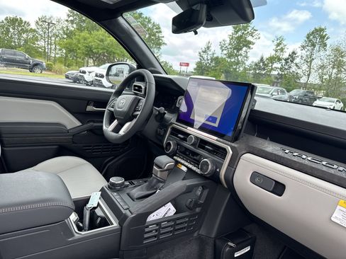 New 2025 Toyota Tacoma Limited AWD/4WD image 37