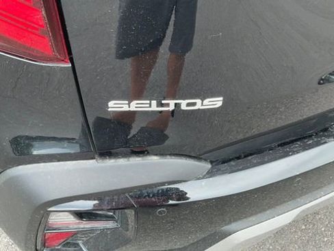 Certified 2025 Kia Seltos SX AWD/4WD image 14