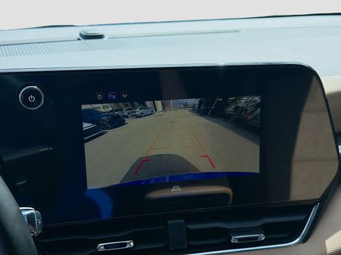 Used 2025 Chevrolet Equinox ACTIV image 14