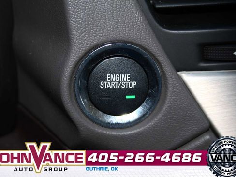 Used 2017 GMC Yukon Denali image 38