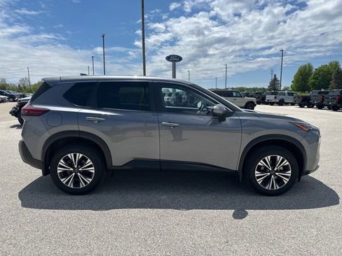 Used 2023 Nissan Rogue SV AWD/4WD image 2