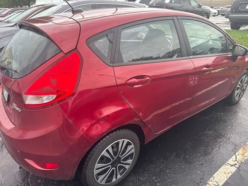 Used 2013 Ford Fiesta SE FWD image 6