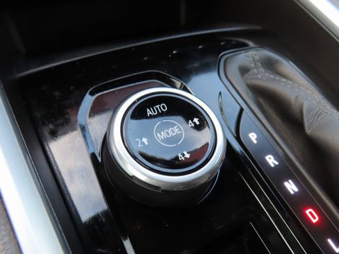 Used 2023 Chevrolet Colorado ZR2 w/ ZR2 Convenience Package III image 31