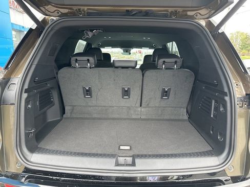 Used 2024 Chevrolet Traverse RS FWD image 12