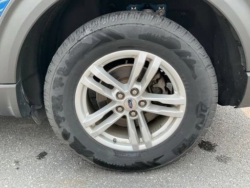 Used 2021 Ford Explorer XLT w/ Class III Trailer Tow Package AWD/4WD image 18