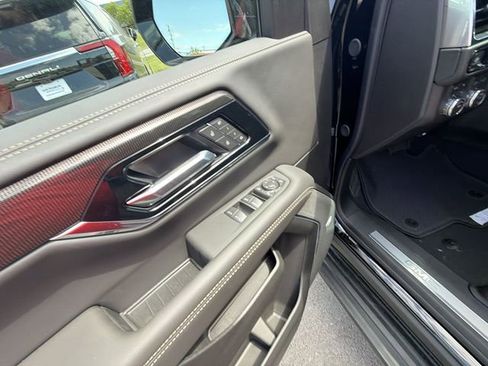 New 2026 GMC Yukon XL Elevation w/ Elevation Premium Package AWD/4WD image 13