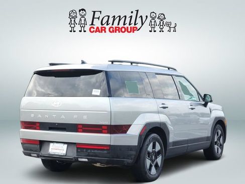 Used 2025 Hyundai Santa Fe SEL FWD image 4