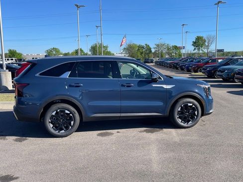 New 2026 Kia Sorento S FWD image 8