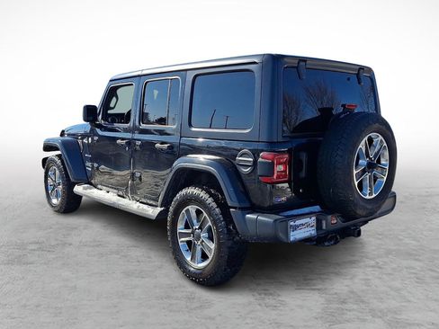 Used 2018 Jeep Wrangler Unlimited Sahara image 3