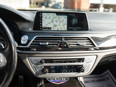 Used 2018 BMW 750i M SPORT LINE image 30