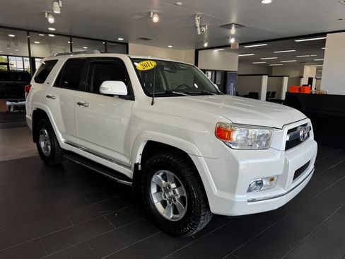 Used 2011 Toyota 4Runner SR5 w/ Premium Pkg w/Leather AWD/4WD image 6