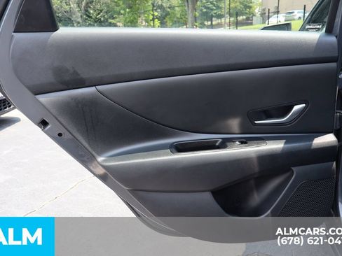Used 2024 Hyundai Elantra SEL FWD image 19