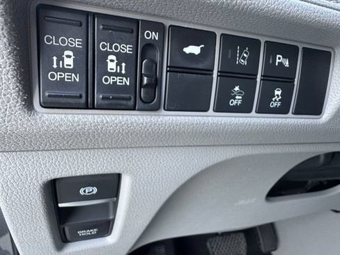 Used 2019 Honda Odyssey Elite image 6