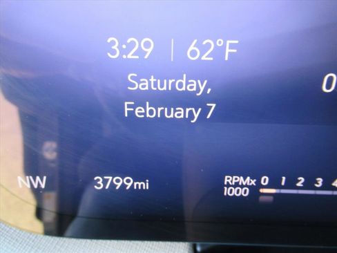 Used 2025 Buick Enclave Preferred w/ Power Package image 31