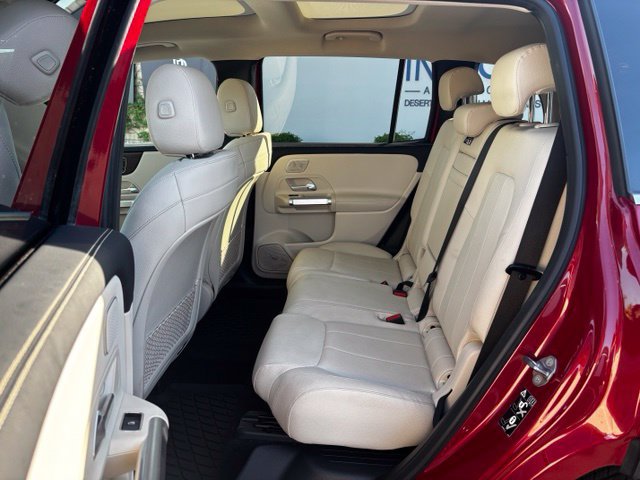 Used 2021 Mercedes-Benz GLB 250 4MATIC image 9