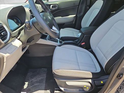 New 2026 Hyundai Venue SEL FWD image 4