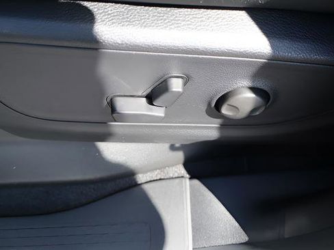 New 2026 RAM 1500 4x4 Crew Cab image 17