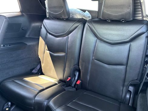 Used 2024 Cadillac XT6 Luxury w/ LPO, Floor Liner Package AWD/4WD image 18