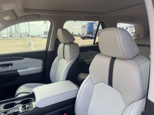 New 2026 Honda Pilot Touring image 10