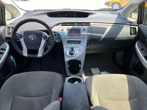 Used 2014 Toyota Prius Plug-In Hybrid image 15
